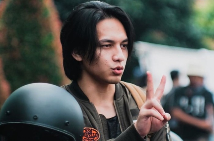 Dari namanya yang kebule-bulean, sampai sekarang masih banyak yang tidak tahu kalau sebenarnya Jefri Nichol merupakan keturunan asli Minangkabau, Sumatera Barat. Terlihat bak blasteran, duh ternyata asli Indo lho! / foto: instagram.com/jefrinichol