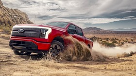 Ford Recall Pikap Listrik F-150 Lightning di AS dan Kanada
