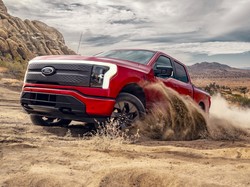 Masalah Perangkat Lunak, Hampir 3.000 Ford F-150 Lightning Kena Recall