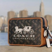 Sejarah Brand Coach yang Lanyard Buatannya Jadi Favorit Mbak-mbak SCBD