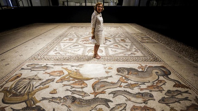 FOTO: Lukisan Mosaik Era Romawi Kembali ke Kampungnya di Israel
