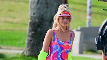 img-title Jadi Barbie, Margot Robbie Ternyata Dibayar Segini