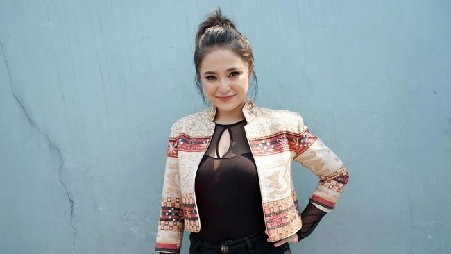 Marshanda curhat kronologi sempat dikabarkan hilang hingga masuk rumah sakit jiwa ketika berada di Los Angeles, AS beberapa waktu lalu.