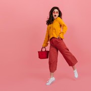 Mix and Match Baju Warna Oranye Anti Basi, Cocok untuk si Cewek Kue nih!