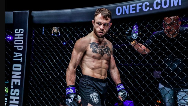 Brooks yang sudah tak sabar menyusul penundaan laga Kejuaraan Dunia ONE Strawweight, menyatakan siap mendatangi rumah Joshua Pacio.