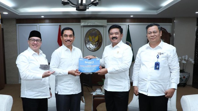 PT Taspen memberikan manfaat THT dan Pensiun ke Hadi Tjahjanto sebagai komitmen menjalankan jaminan sosial secara maksimal ke ASN dan pejabat negara.