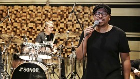 Pestapora Bakal Boyong Kerispatih feat Sammy Samorangkir
