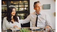 <p>Meski begitu, Sarah bisa berdamai dengan hal tersebut. Katanya, tak ada suami ataupun istri yang sempurna dalam setiap pernikahan. (Foto: Instagram @raazharita)<br /><br /><br /></p>
