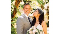 <p>Sarah Azhari menikah dengan aktor asal Amerika Serikat bernama Paris Chong, pada 11 Maret 2020, Bunda. Belum lama ini, pasangan tersebut merayakan anniversary pernikahan. (Foto: Instagram @raazharita)<br /><br /><br /><br /></p>