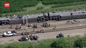 VIDEO: Kereta Amtrak Tabrak Truk Sampah di AS, 3 Orang Tewas