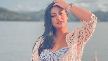 img-title Profil Ayu Anjani yang Tengah Berduka karena Ibu & Adik Tewas Tenggelam