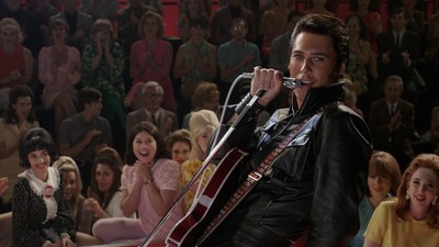 Austin Butler Bawa Pulang Jaket Kulit dari Syuting Film Elvis