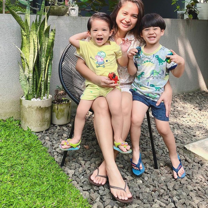 <p>Iori dan Iago terpaut perbedaan usia dua tahun. Iori lahir 25 Maret 2017, kemudian dua tahun berikutnya Iago lahir pada tanggal 15 Maret. (Foto: Instagram @putrititian)</p>