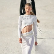 Tak Hanya untuk Sehari-hari, Deretan Busana dari Koleksi Terbaru Jacquemus Ini Juga Cocok Jadi Gaun Pengantin