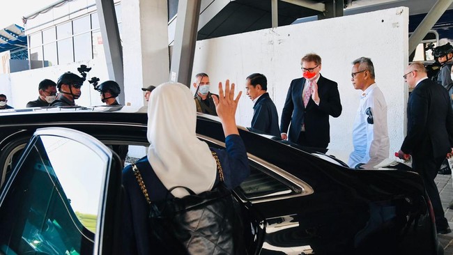 FOTO: Detik-detik Jokowi Tiba di Ukraina usai Naik Kereta 12 Jam