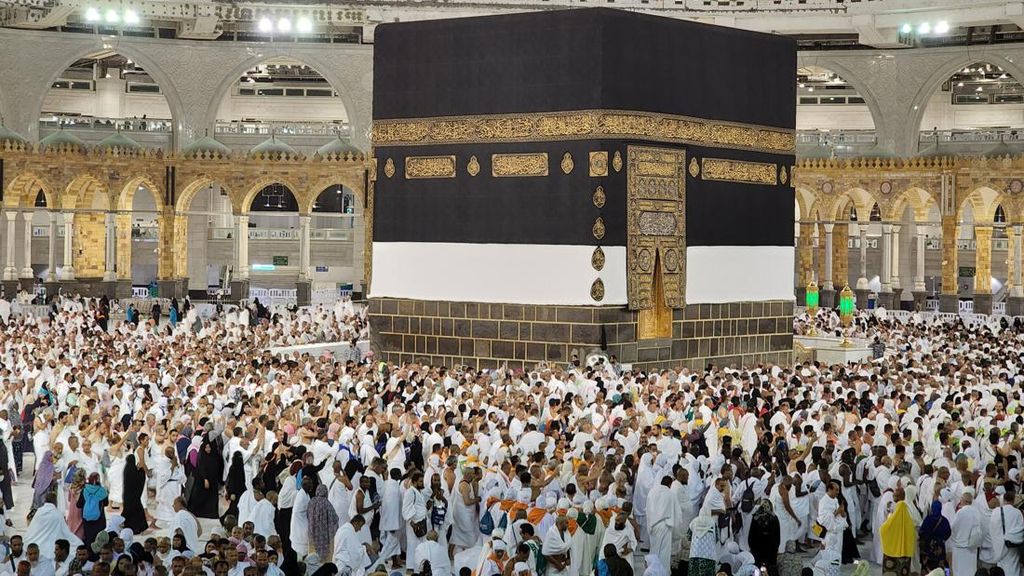Doa saat Melihat Kakbah Arab, Latin, serta Adabnya