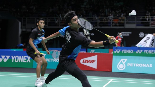 Bagas Maulana/Muhammad Shohibul Fikri mengalahkan Lee Yang/Wang Chi Lin pada babak pertama Singapore Open 2023.