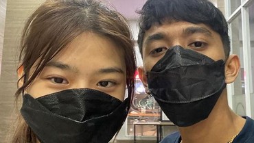 img-title Pria RI Pacari Wanita Jepang, Ajak Kencan Makan Nasi Padang di Pasar Senen