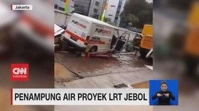 VIDEO: Penampung Air Proyek LRT Jebol
