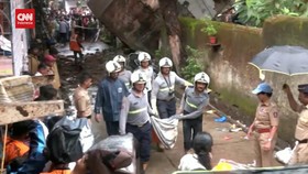 VIDEO: Bangunan Di Mumbai Ambruk, 19 Orang Tewas