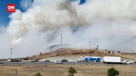 VIDEO: Penampakan Asap Tebal Akibat Kebakaran Hutan California
