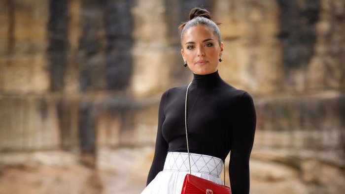 Inspirasi Gaya untuk si Kalem Libra, dari Office Look hingga Kencan!