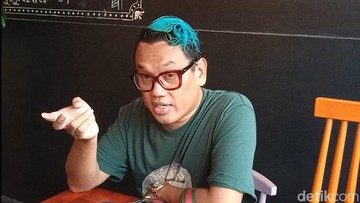 FOLLOWES UYA CURHAT MINTA IBUNYA DIBEBASKAN