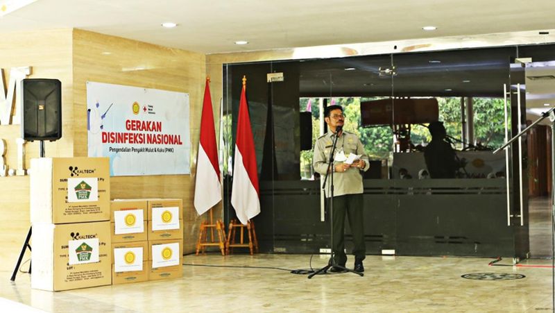 Menteri Pertanian (Mentan) Syahrul Yasin Limpo meluncurkan gerakan desinfeksi nasional dalam upaya pengendalian penyakit mulut dan kuku (PMK).