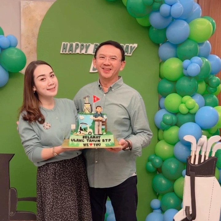 <p>Pesta ulang tahun Ahok yang ke-56 ini tampaknya mengusung tema golf. Hal ini dapat dilihat dari dekorasi dan kue ulang tahun yang dipamerkan Ahok dan Puput. (Foto: Instagram @btpnd)</p>