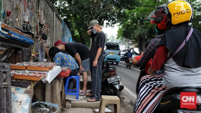 FOTO: Bisnis Batu Akik di 'Mal Brigif' Mulai Menjanjikan