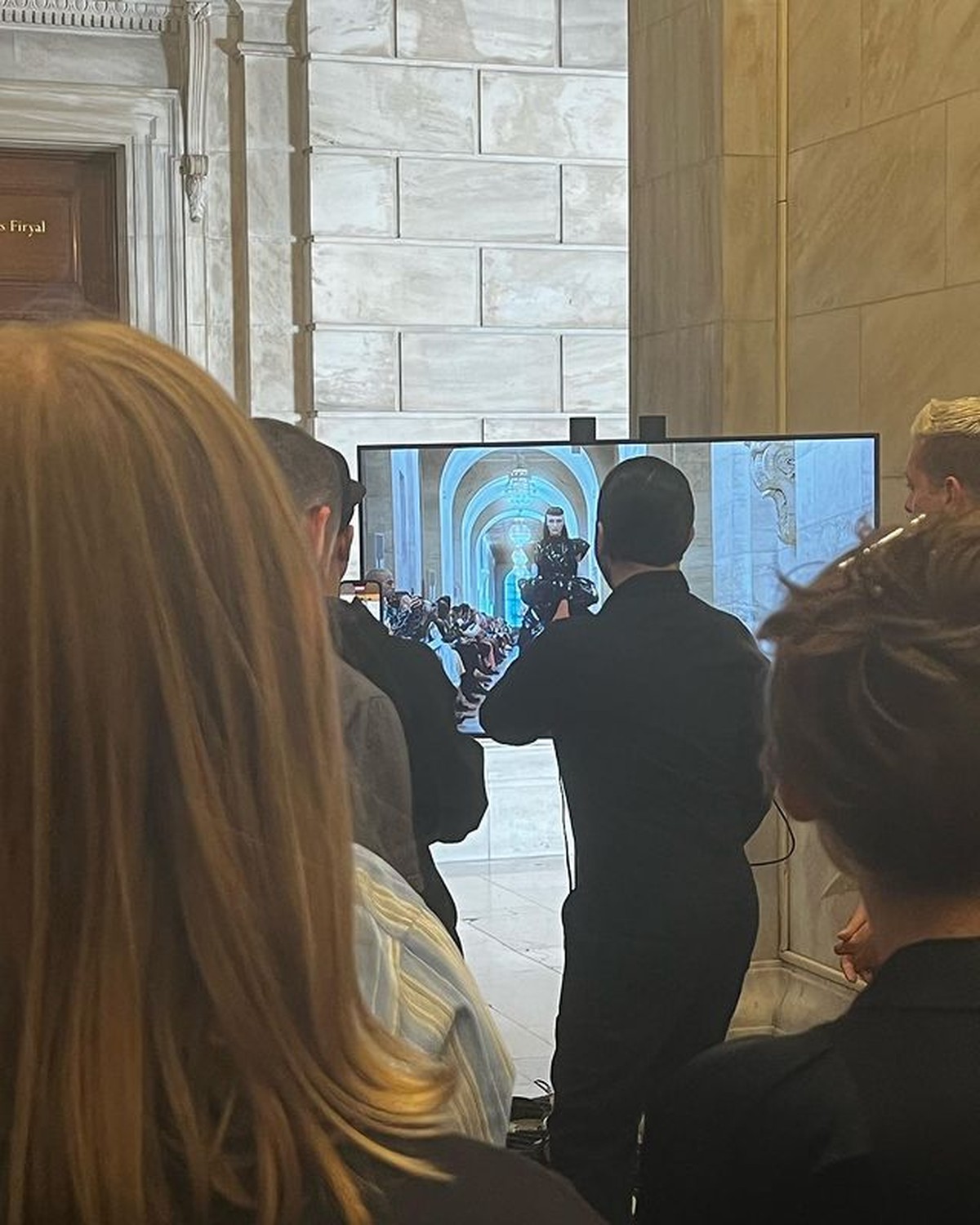 Gigi Hadid dan Bella Hadid