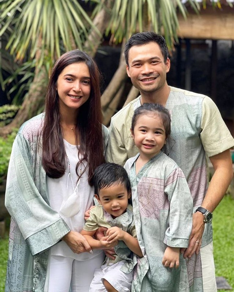 Nabila Syakieb Nabila Syakieb