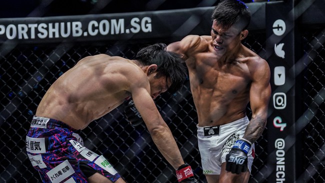 pertarungan Senzo Ikeda dan Elipitua Siregar dalam ONE Championship masuk sebagai salah satu laga MMA terbaik sampai pertengahan tahun 2022.