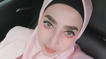 Ricka Debby, Janda Kembang Haji Lulung yang Diintai Banyak Kumbang