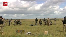 VIDEO: 450 Tentara Ukraina 'Lulus' Pelatihan Artileri di Inggris