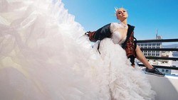 6 Foto Agnez Mo Saat Jadi Cover Bazaar Vietnam, Seksi & Stunning!
