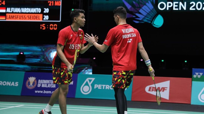 Fajar Alfian/Muhammad Rian Ardianto lolos ke semifinal sekaligus memastikan terciptanya All Indonesian Semifinal di Singapore Open 2022.