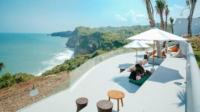 HeHa Ocean View merupakan wisata beach club yang sedang hits di Yogyakarta. Berikut fasilitas hingga biaya tiket masuk HeHa Ocean View.