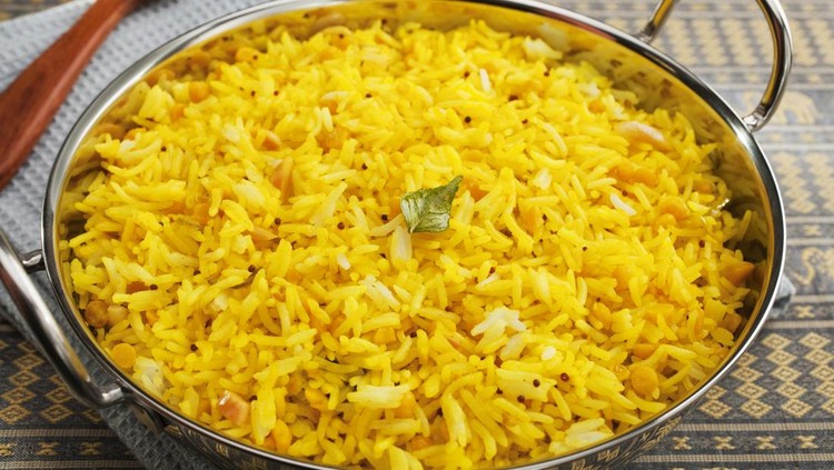 Ilustrasi Nasi Kuning Ternyata enggak cuma rendang dan masakan olahan daging lainnya yang cocok dibuat saat Idul Adha, Bunda. Ada sajian lain yang bisa dicoba, nih. Intip, yuk!