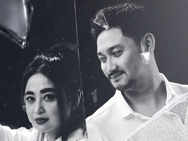 img-title Telisik Bahtera Rumah Tangga Angga Wijaya & Dewi Perssik