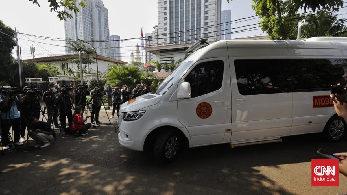 FOTO: Jenazah Tjahjo Kumolo Tiba di Rumah Duka