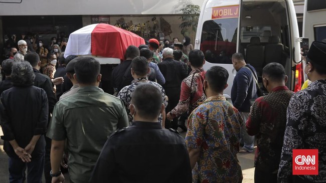 FOTO: Jenazah Tjahjo Kumolo Tiba di Rumah Duka