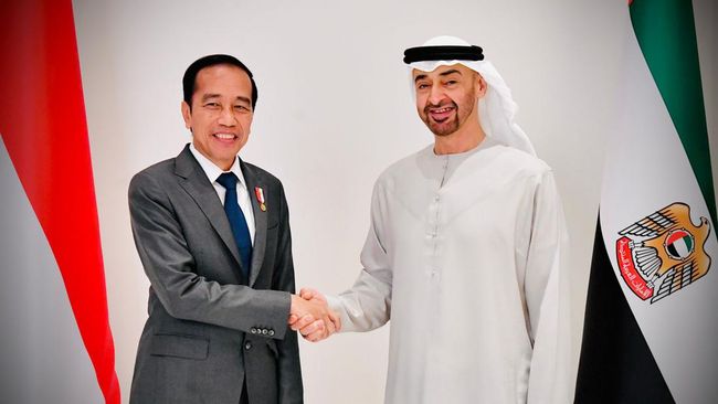 Presiden Joko Widodo bertemu Presiden UEA, Pangeran Mohamed bin Zayed (MbZ), di Abu Dhabi, Jumat (1/7). Mereka meneken sejumlah nota kesepahaman (MoU).