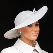 Koleksi Perhiasan Mahal Meghan Markle, Ada yang Seharga Rp5,3 Miliar!