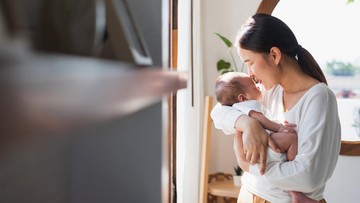 WAJIB TAHU! MENJEMUR BAYI BUKAN PENGOBATAN UTAMA BAYI KUNING