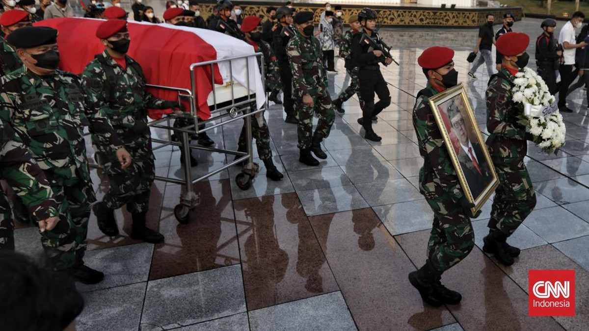 FOTO: Upacara Militer Pemakaman Tjahjo Kumolo