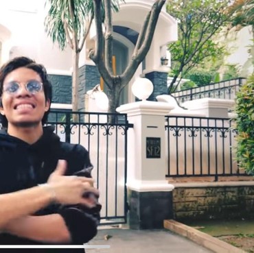 9 Potret Rumah Mewah Atta Halilintar yang Pernah Jadi Parkiran Pegawai PIM