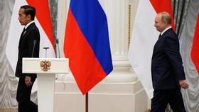 Melihat Harga Minyak Rusia yang Bikin Jokowi 'Pikir-pikir' Impor