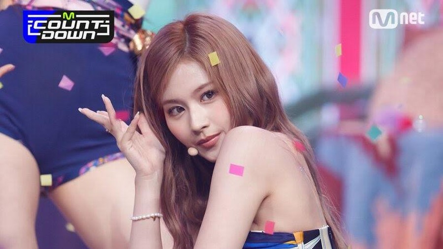 Sana TWICE