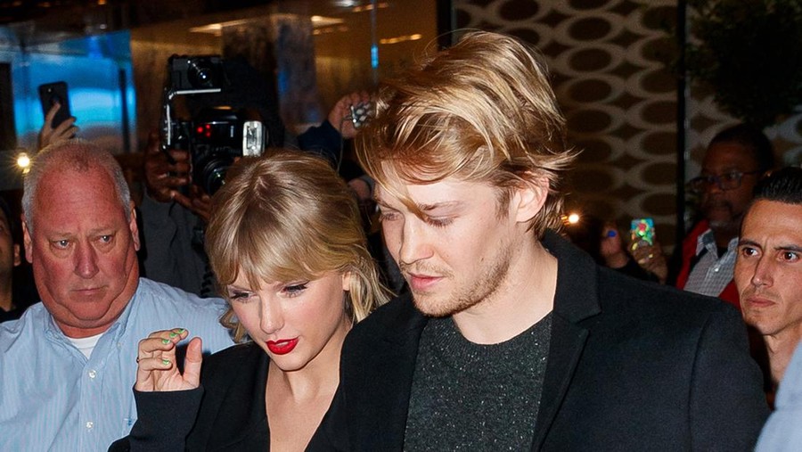 NEW YORK, NEW YORK - OCTOBER 06: Taylor Swift and Joe Alwyn arrive at Zuma on October 06, 2019 in New York City. (Photo by Jackson Lee/GC Images)